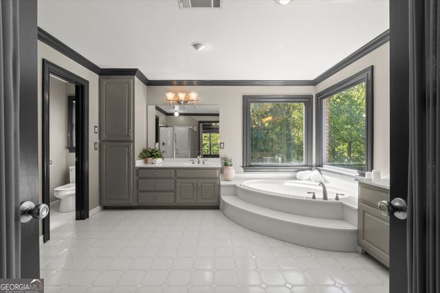 3520 Lester Court SW, Lilburn, GA 30047