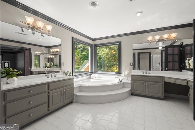 3520 Lester Court SW, Lilburn, GA 30047