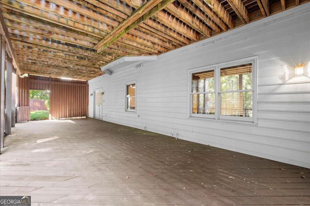 3520 Lester Court SW, Lilburn, GA 30047