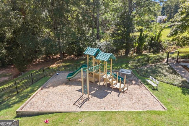 3520 Lester Court SW, Lilburn, GA 30047