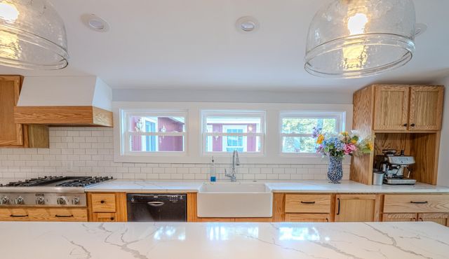 353 Stonehenge Lane, Poultney, VT 05764