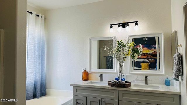 6421 S 23RD Drive, Phoenix, AZ 85041