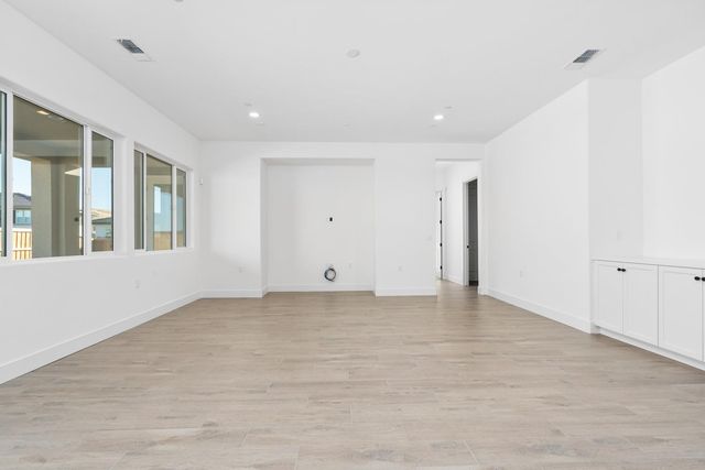 4527 Iron Creek Court, Friant, CA 93626