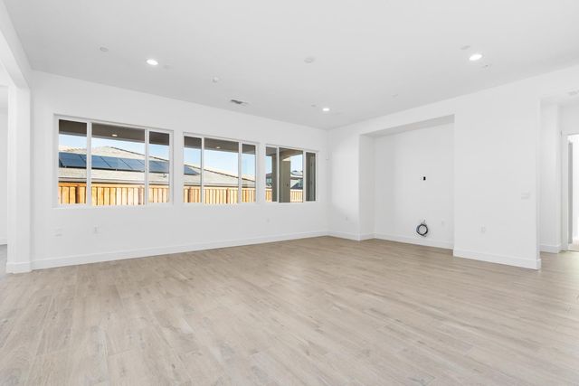 4527 Iron Creek Court, Friant, CA 93626