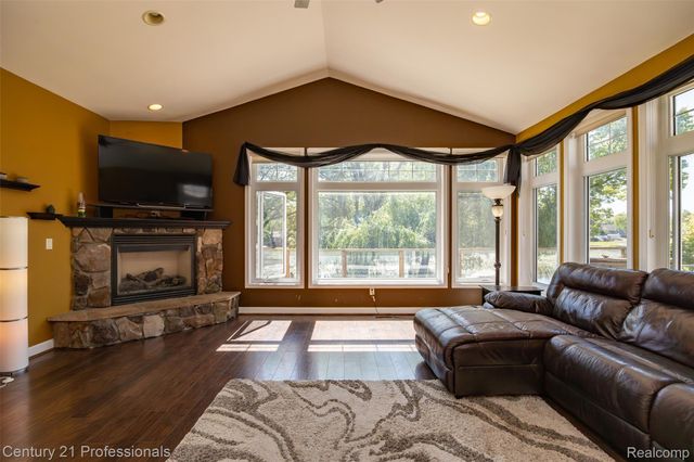 3251 Mann Road, Waterford Charter Township, MI 48346