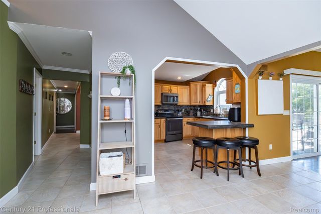 3251 Mann Road, Waterford Charter Township, MI 48346