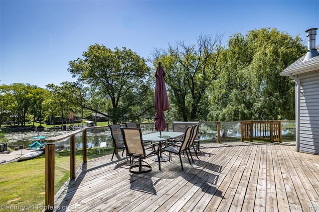 3251 Mann Road, Waterford Charter Township, MI 48346