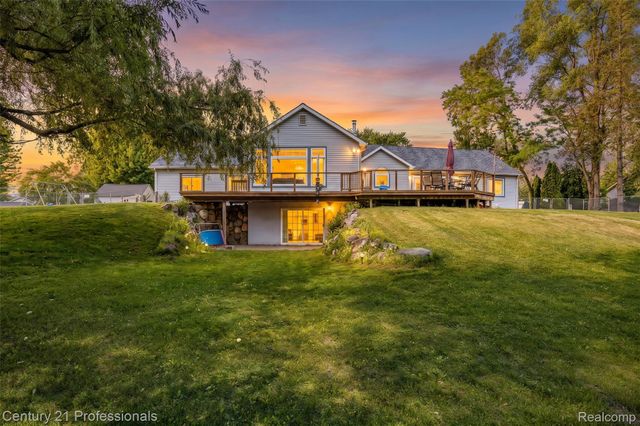 3251 Mann Road, Waterford Charter Township, MI 48346