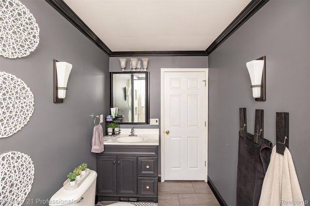 3251 Mann Road, Waterford Charter Township, MI 48346