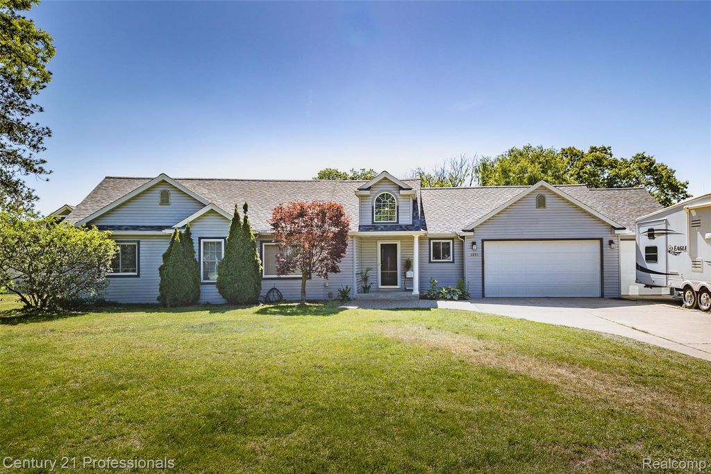 3251 Mann Road, Waterford Charter Township, MI 48346