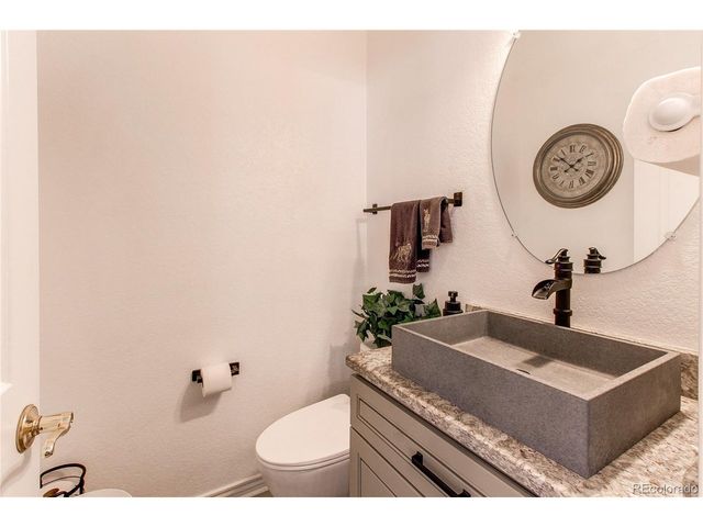 6084 W Utah Ln, Denver, CO 80232