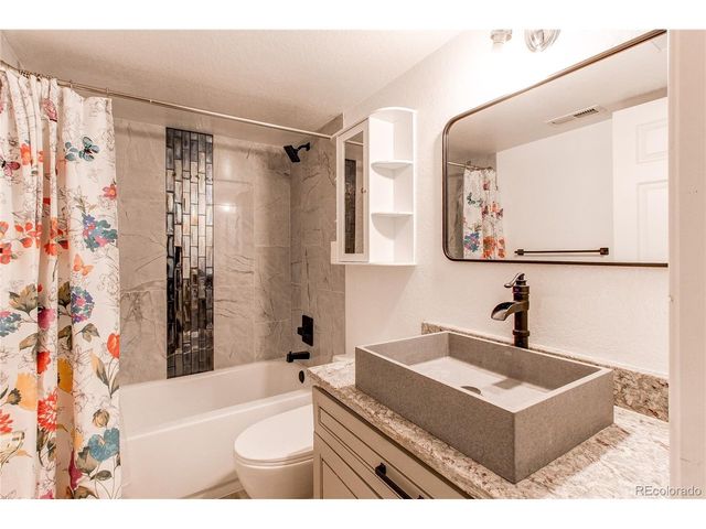 6084 W Utah Ln, Denver, CO 80232