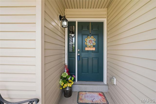 1427 Colonial Drive, St Charles, MO 63304