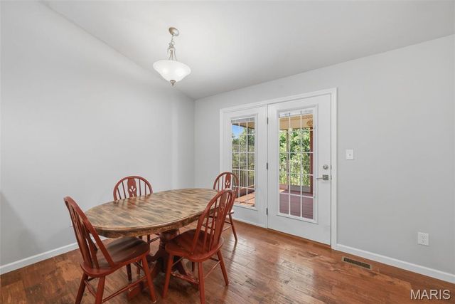 1427 Colonial Drive, St Charles, MO 63304