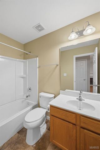 1427 Colonial Drive, St Charles, MO 63304
