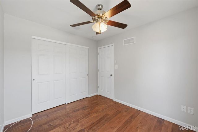 1427 Colonial Drive, St Charles, MO 63304