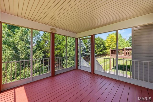 1427 Colonial Drive, St Charles, MO 63304
