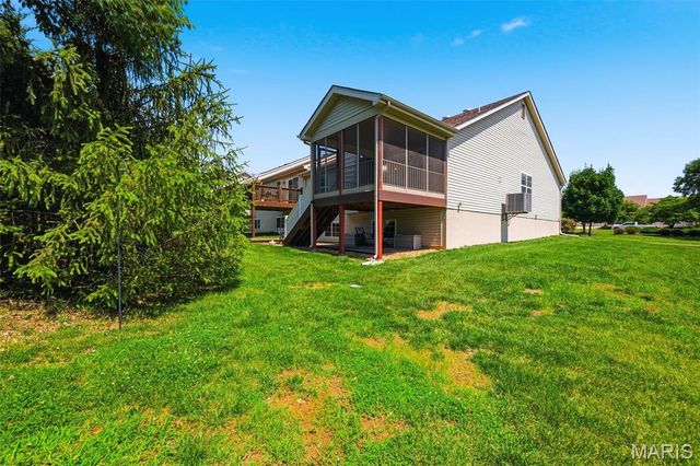 1427 Colonial Drive, St Charles, MO 63304
