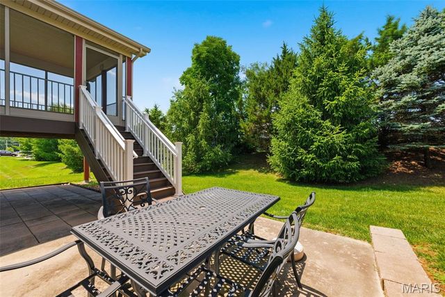 1427 Colonial Drive, St Charles, MO 63304