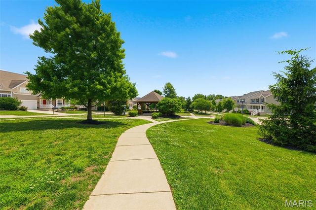 1427 Colonial Drive, St Charles, MO 63304