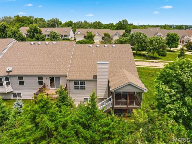 1427 Colonial Drive, St Charles, MO 63304
