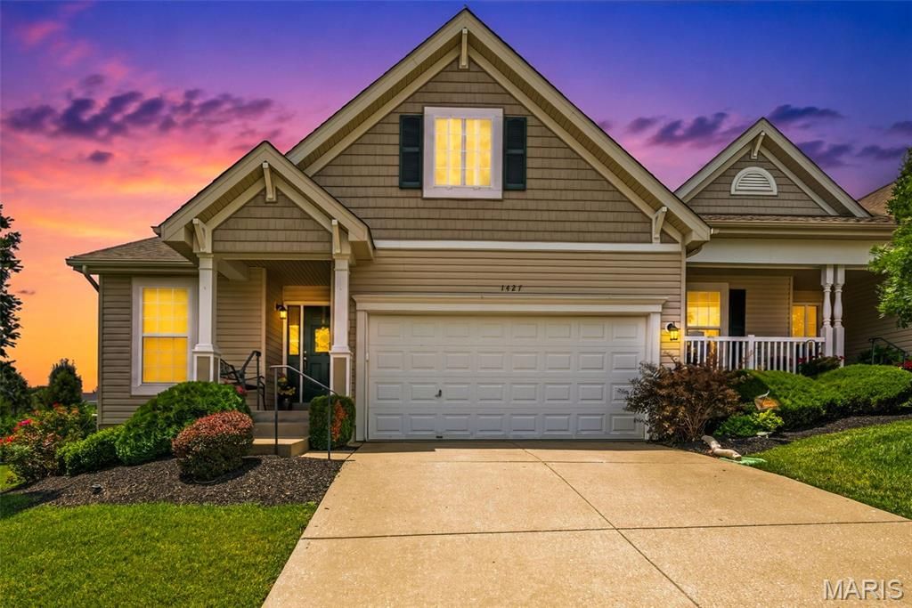 1427 Colonial Drive, St Charles, MO 63304