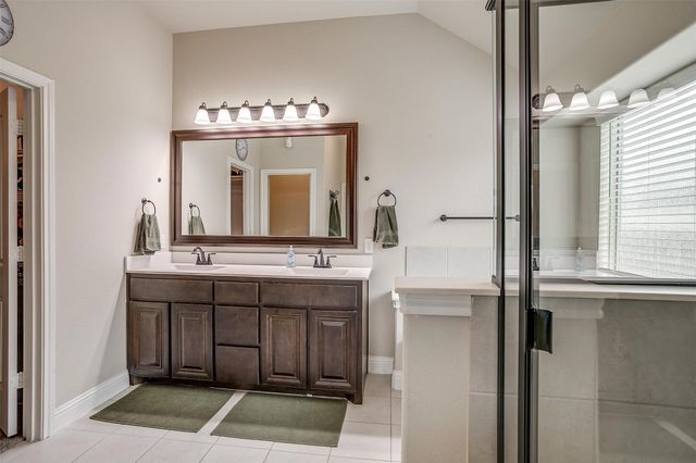 7525 Rothbury Drive, Fort Worth, TX 76179
