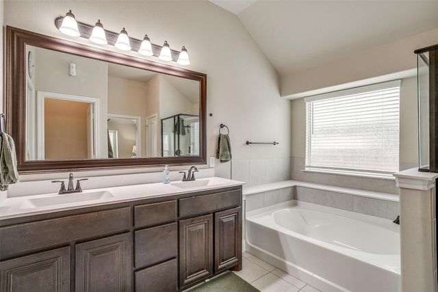 7525 Rothbury Drive, Fort Worth, TX 76179