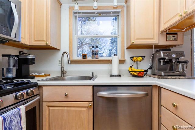 14760 Arcola Street, Livonia, MI 48154