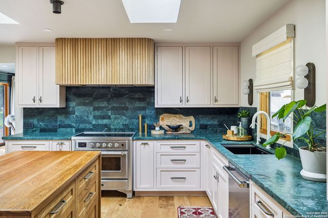 2330 Blanton Dr, San Antonio, TX 78209