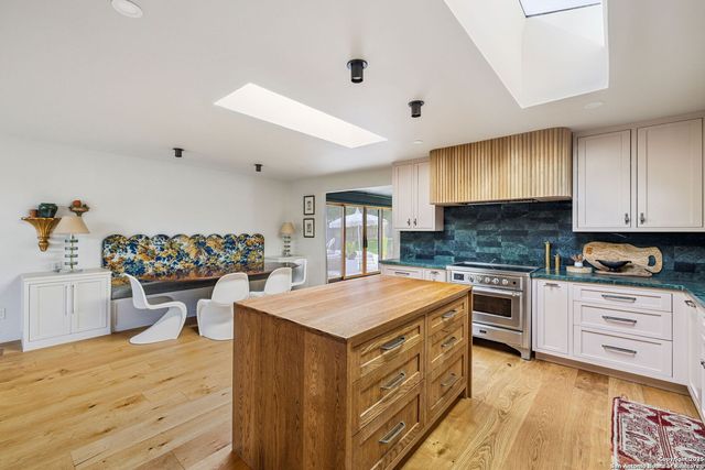 2330 Blanton Dr, San Antonio, TX 78209