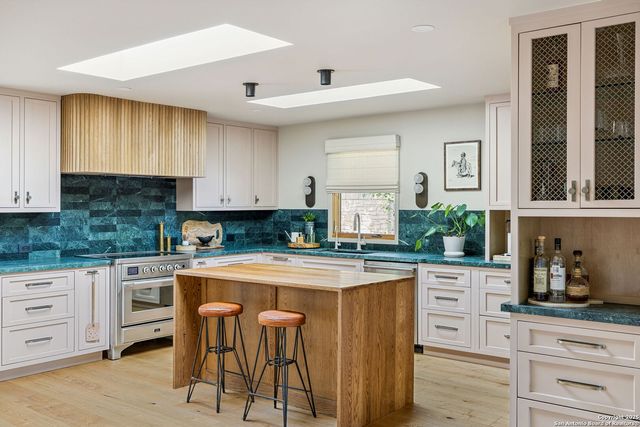 2330 Blanton Dr, San Antonio, TX 78209