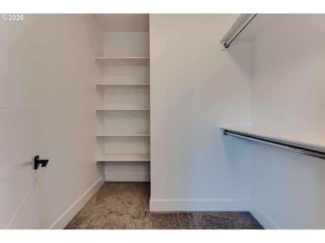 2624 GILHAM Rd, Eugene, OR 97408