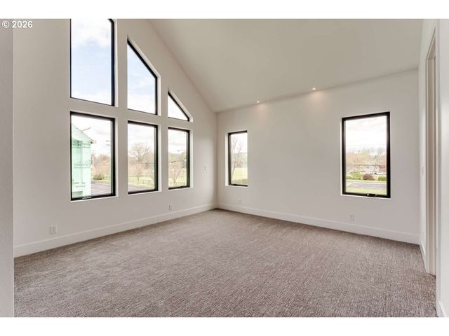 2624 GILHAM Rd, Eugene, OR 97408