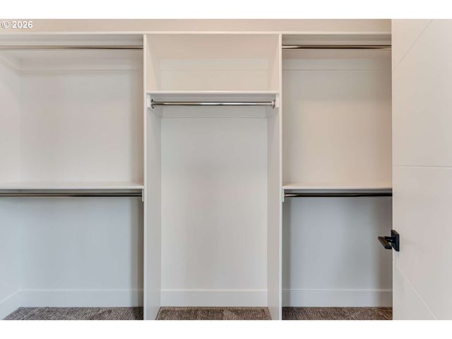 2624 GILHAM Rd, Eugene, OR 97408