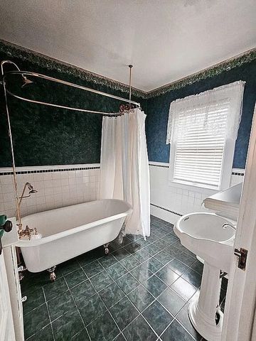 325 W Saint Clair Street, Update, MI 48065