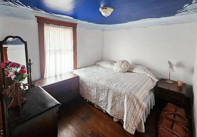 325 W Saint Clair Street, Update, MI 48065