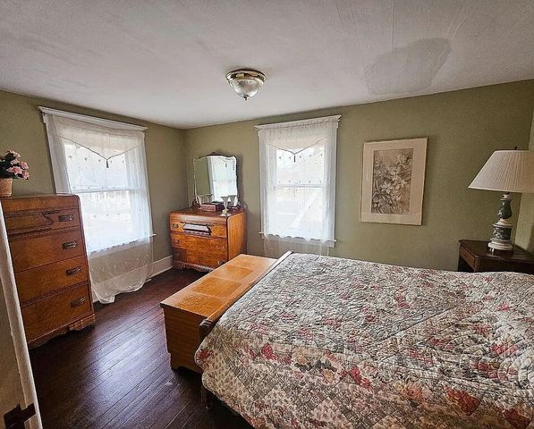 325 W Saint Clair Street, Update, MI 48065