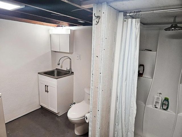 325 W Saint Clair Street, Update, MI 48065