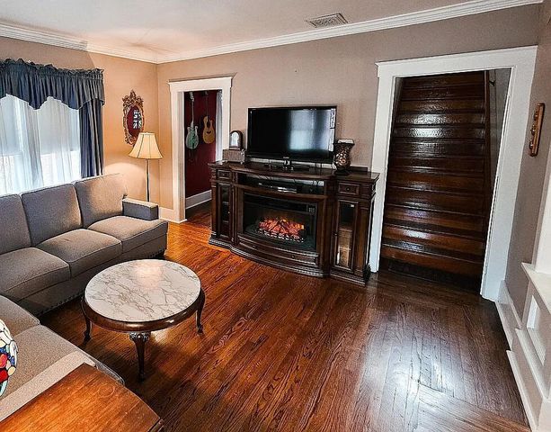 325 W Saint Clair Street, Update, MI 48065