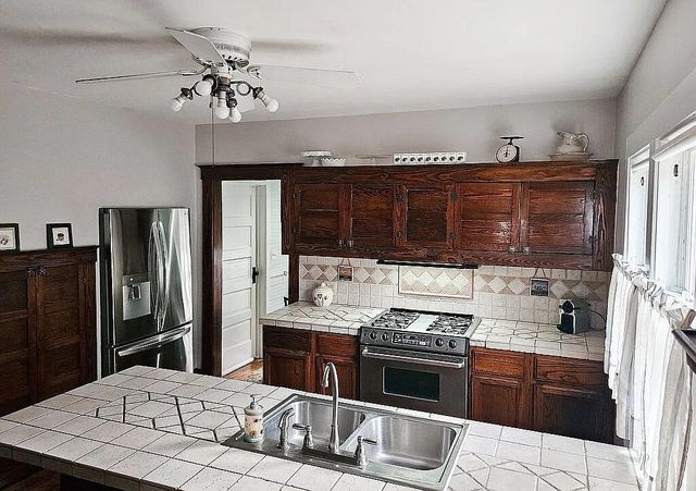 325 W Saint Clair Street, Update, MI 48065