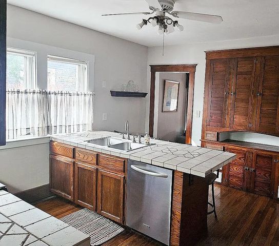 325 W Saint Clair Street, Update, MI 48065