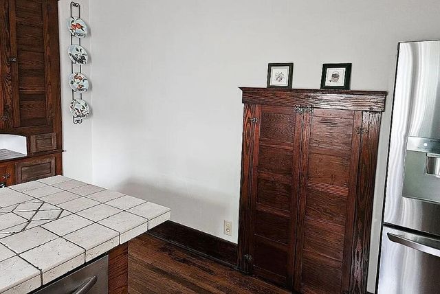 325 W Saint Clair Street, Update, MI 48065