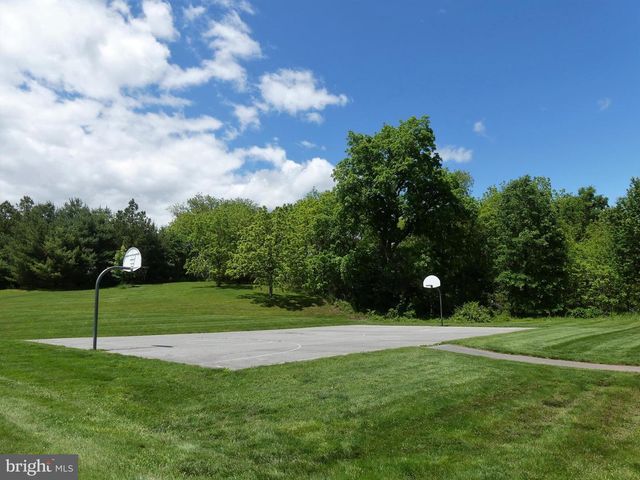 1070 ROSEMONT TER, Pennsburg, PA 18073