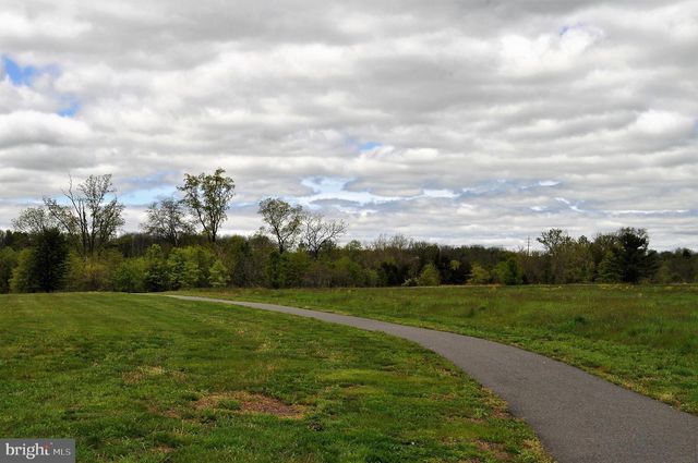 1070 ROSEMONT TER, Pennsburg, PA 18073