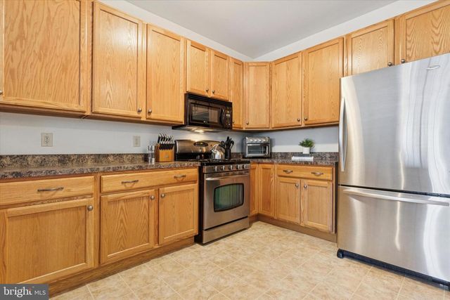 1070 ROSEMONT TER, Pennsburg, PA 18073