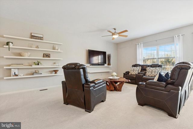 1070 ROSEMONT TER, Pennsburg, PA 18073