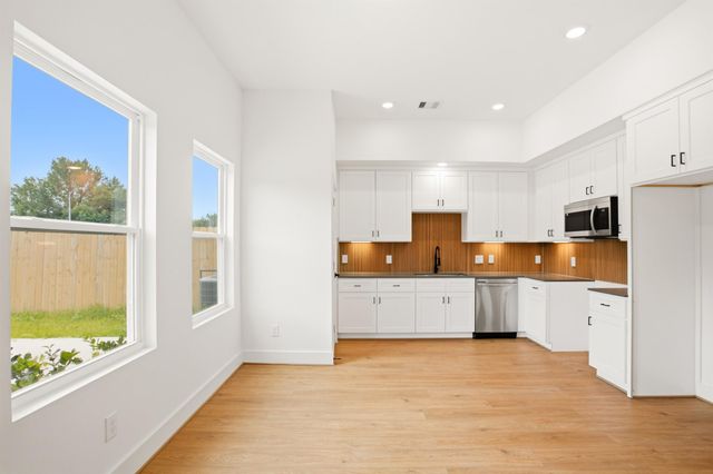 7841 Sunnyhill Street B, Houston, TX 77088