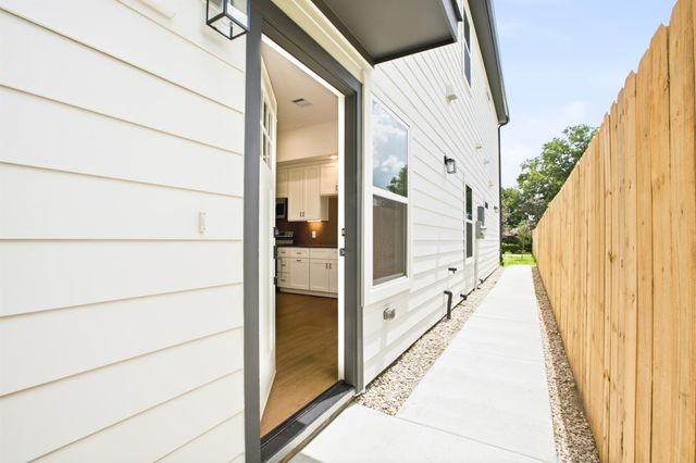 7841 Sunnyhill Street B, Houston, TX 77088