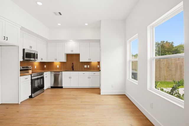 7841 Sunnyhill Street B, Houston, TX 77088